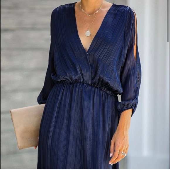 VICI Striking Cold Shoulder Maxi Dress - Picture 3 of 10